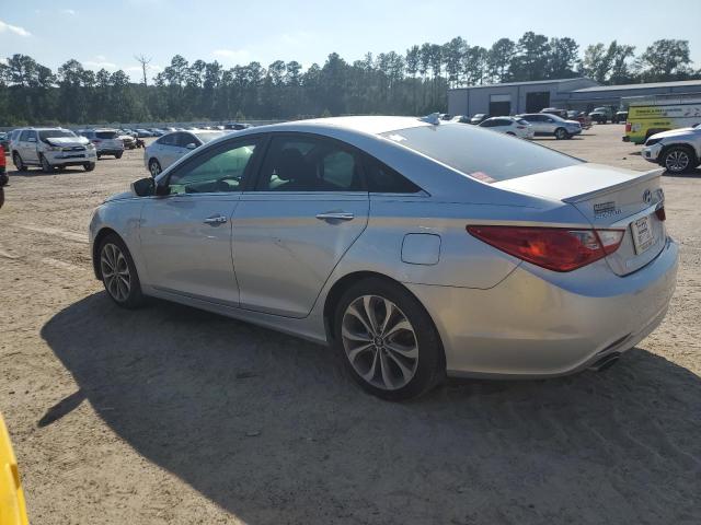 5NPEC4AB0DH748681 - 2013 HYUNDAI SONATA SE ვერცხლისფერი ფოტო 2