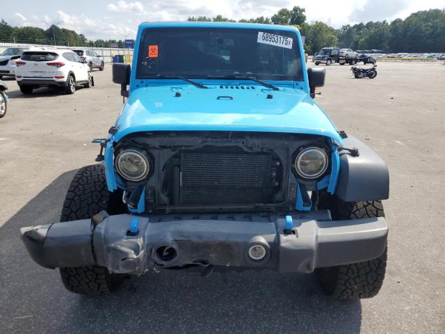 1C4BJWDG7JL811228 - 2018 JEEP WRANGLER U SPORT BLUE photo 5