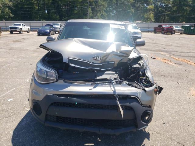 KNDJN2A20H7501913 - 2017 KIA SOUL GRAY photo 5