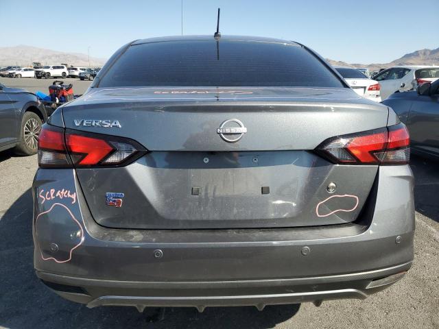 3N1CN8DV3RL895537 - 2024 NISSAN VERSA S ნაცრისფერი ფოტო 6