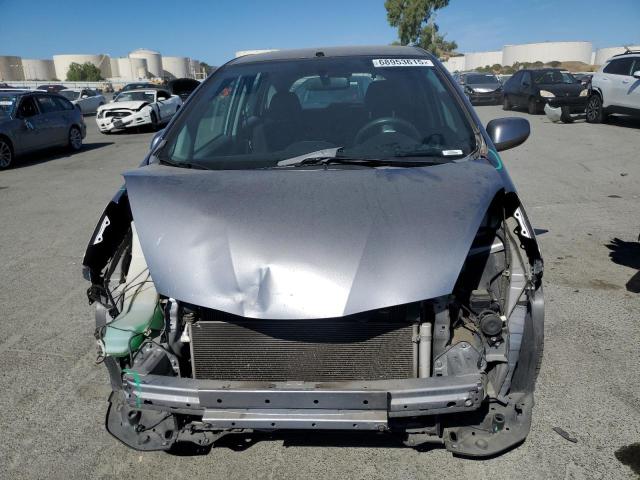 JHMGE8H4XAS007726 - 2010 HONDA FIT SPORT 银色 照片 5