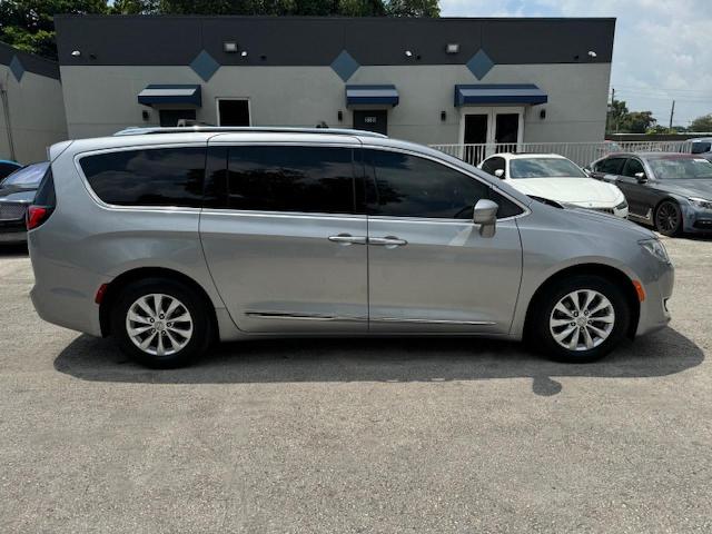 2C4RC1BG6JR141631 - 2018 CHRYSLER PACIFICA TOURING L Gümüş foto 13