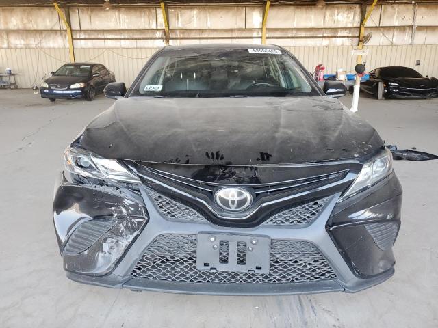 4T1B11HK4KU228639 - 2019 TOYOTA CAMRY L Schwarz Foto 5