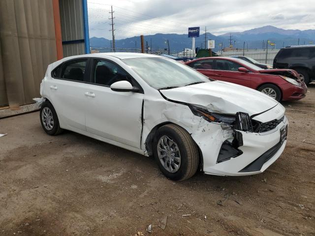 3KPF24AD8RE784851 - 2024 KIA FORTE LX WHITE photo 4