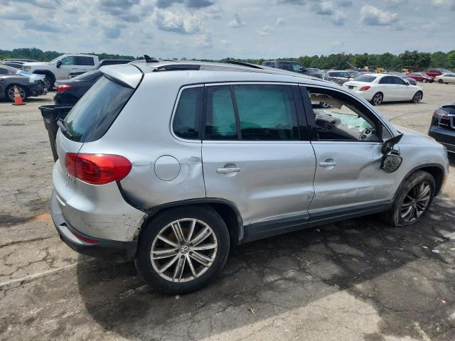 WVGAV7AX2CW522670 - 2012 VOLKSWAGEN TIGUAN S 银色 照片 3