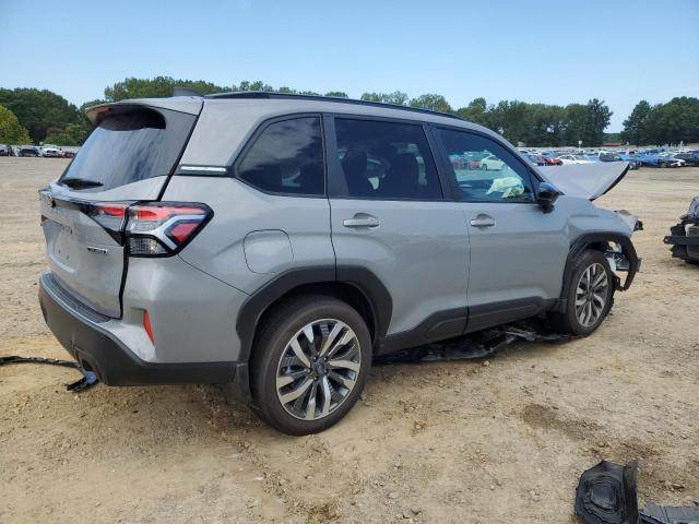 JF2SLDTC1SH569328 - 2025 SUBARU FORESTER TOURING SILVER photo 3