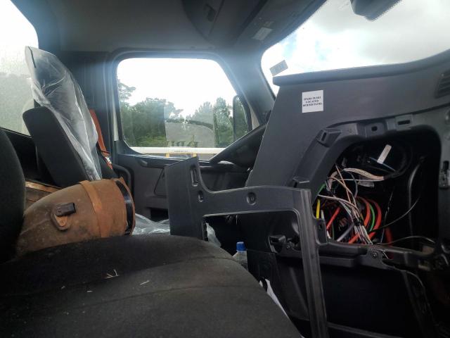 1FUJHLDV7TLWH5503 - 2026 FREIGHTLINER CASCADIA 1 Ақ фото 5