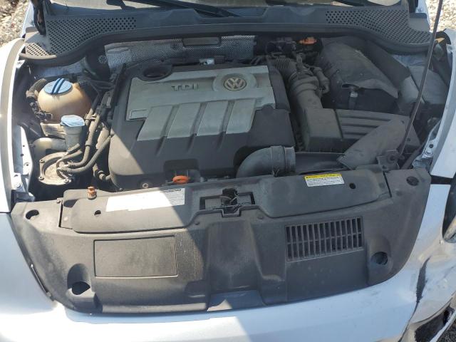 3VWJL7AT8DM634444 - 2013 VOLKSWAGEN BEETLE SILVER photo 11