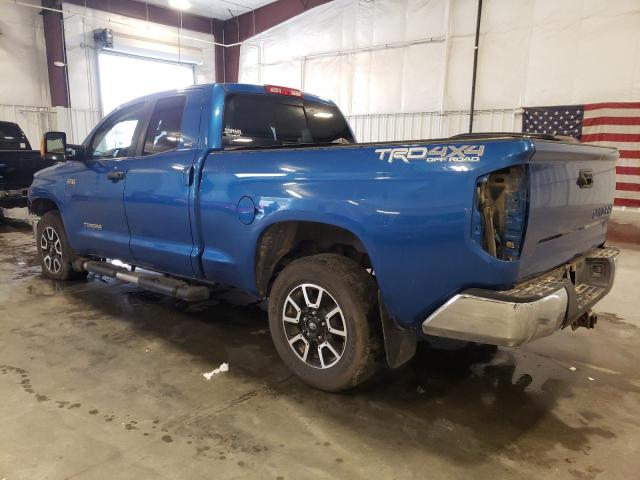 5TFUW5F17HX594540 - 2017 TOYOTA TUNDRA DOUBLE CAB SR/SR5 BLUE photo 2