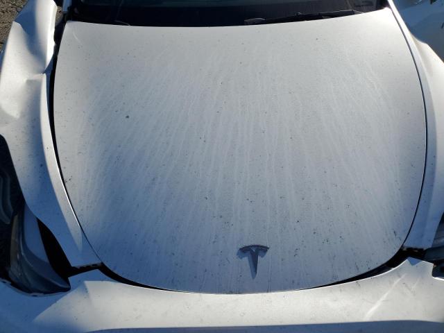 7SAYGDEE3SF236434 - 2025 TESLA MODEL Y Beyaz fotoğraf 11