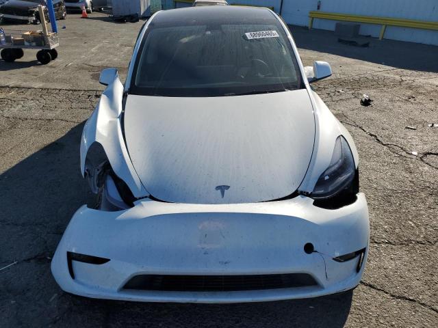 7SAYGDEE3SF236434 - 2025 TESLA MODEL Y Beyaz fotoğraf 5