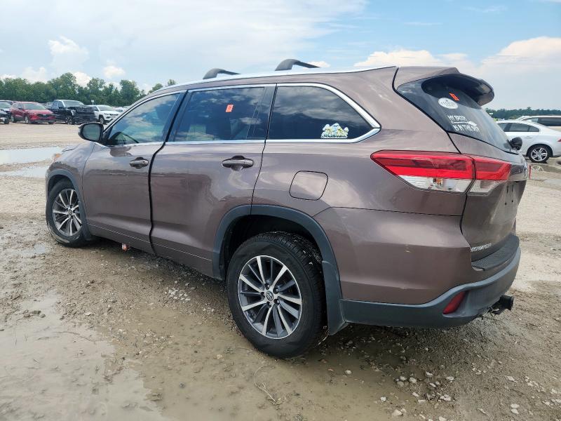 5TDJZRFH0HS430051 - 2017 TOYOTA HIGHLANDER SE BROWN photo 2