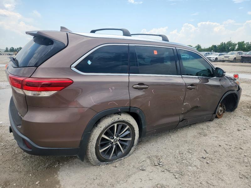 5TDJZRFH0HS430051 - 2017 TOYOTA HIGHLANDER SE BROWN photo 3