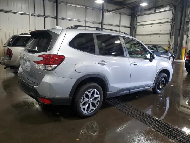 JF2SKAJC4LH481816 - 2020 SUBARU FORESTER PREMIUM SILVER photo 3