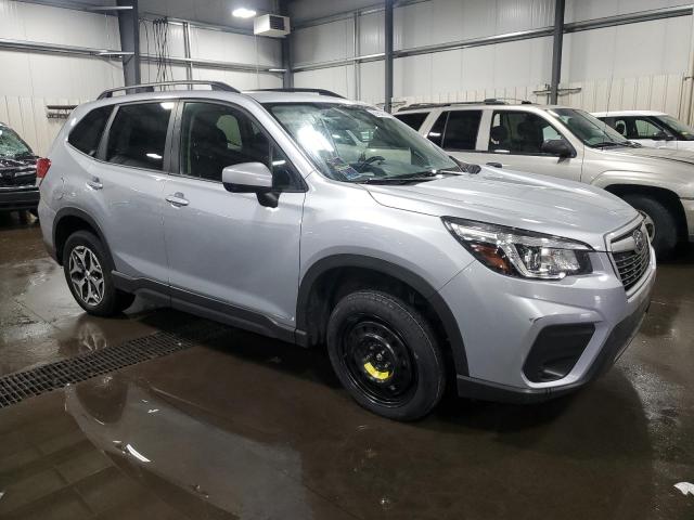 JF2SKAJC4LH481816 - 2020 SUBARU FORESTER PREMIUM SILVER photo 4