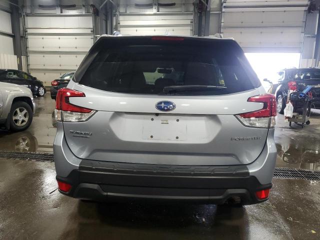 JF2SKAJC4LH481816 - 2020 SUBARU FORESTER PREMIUM SILVER photo 6