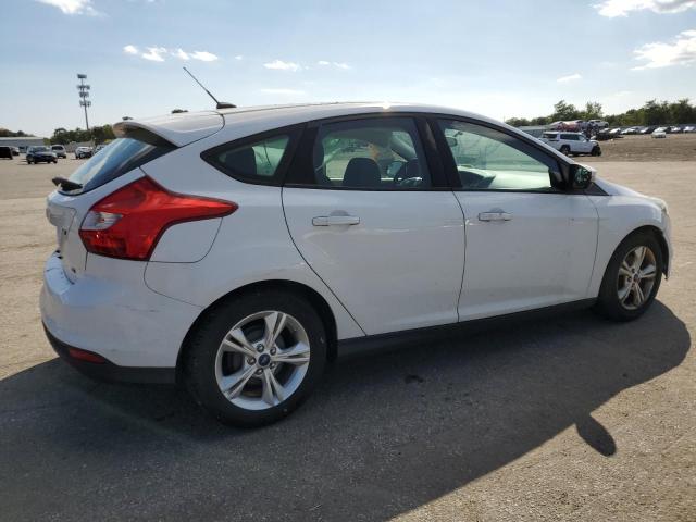 1FADP3K29EL232296 - 2014 FORD FOCUS SE WHITE photo 3