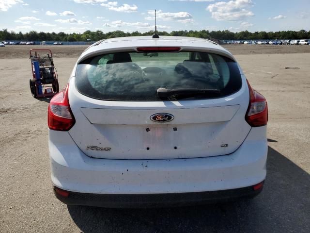 1FADP3K29EL232296 - 2014 FORD FOCUS SE WHITE photo 6