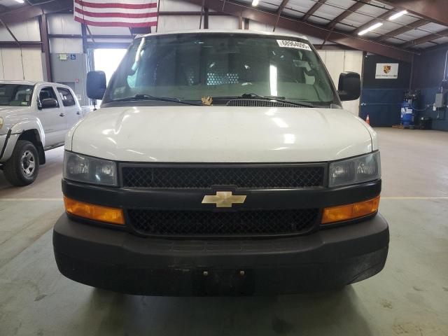 1GCZGGFG3J1336639 - 2018 CHEV EXPRESS G3500 WHITE photo 5