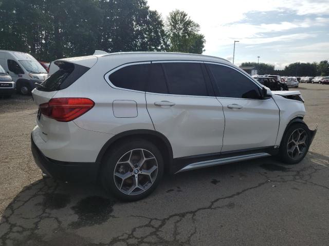 WBXHT3C55K3H34210 - 2019 BMW X1 XDRIVE28I თეთრი ფოტო 3