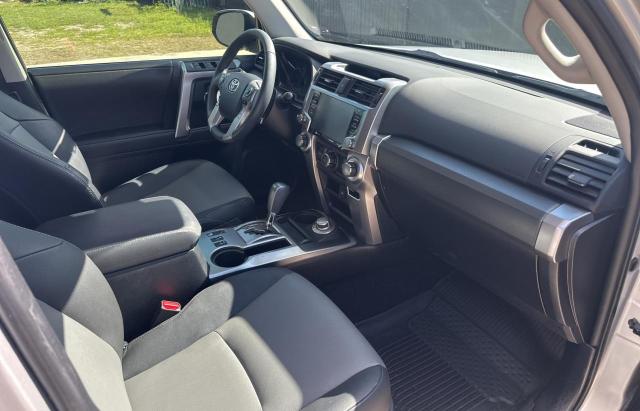 JTENU5JR3N6072010 - 2022 TOYOTA 4RUNNER SR5/SR5 PREMIUM SILVER photo 5