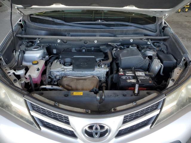 2T3RFREVXDW099765 - 2013 TOYOTA RAV4 XLE 银色 照片 12