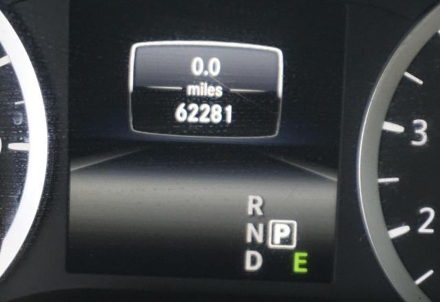 SJKCH5CR6HA023217 - 2017 INFINITI QX30 BASE PINK photo 8