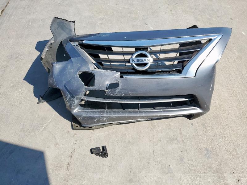 3N1CN7AP3JL870626 - 2018 NISSAN VERSA S 石墨色 照片 12