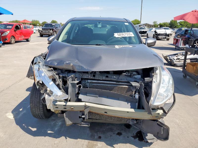 3N1CN7AP3JL870626 - 2018 NISSAN VERSA S 石墨色 照片 5