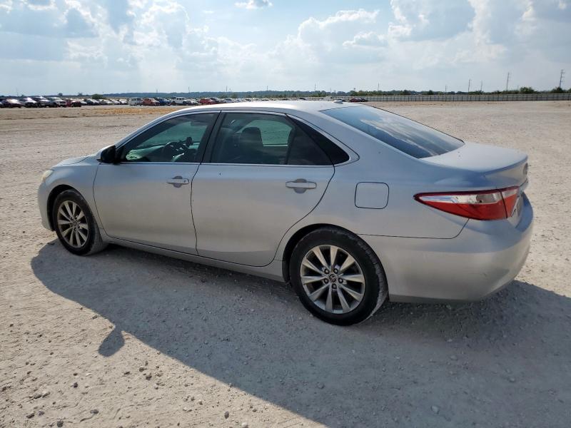 4T4BF1FK4FR508951 - 2015 TOYOTA CAMRY LE SILVER photo 2