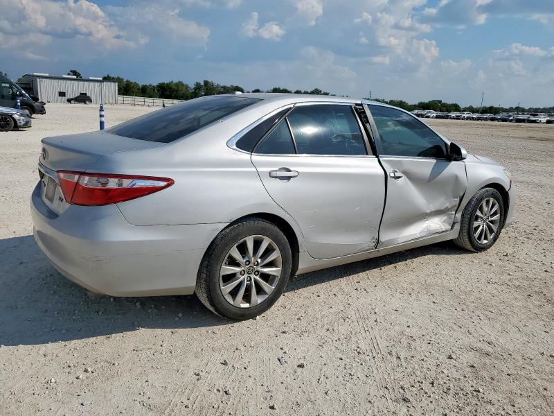 4T4BF1FK4FR508951 - 2015 TOYOTA CAMRY LE SILVER photo 3