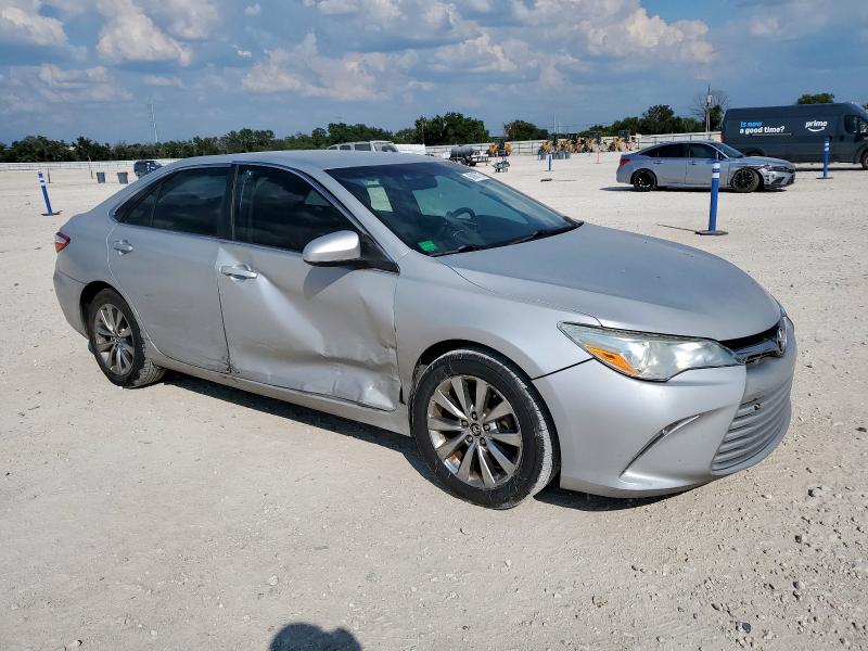 4T4BF1FK4FR508951 - 2015 TOYOTA CAMRY LE SILVER photo 4