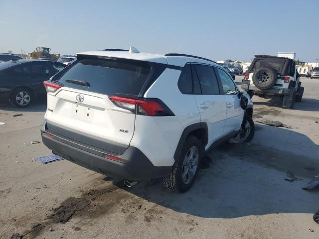2T3W1RFV9RW336446 - 2024 TOYOTA RAV4 XLE WHITE photo 3