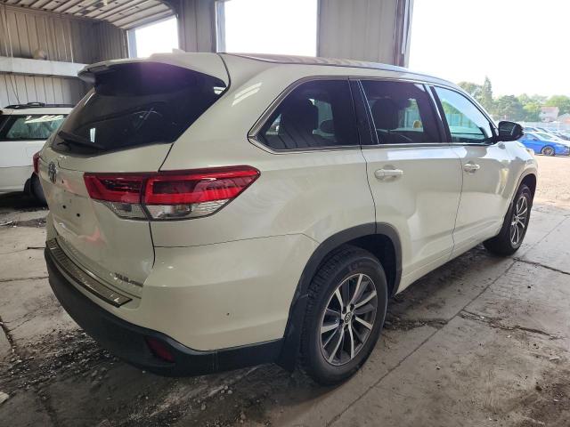 5TDJZRFH9JS525987 - 2018 TOYOTA HIGHLANDER SE თეთრი ფოტო 3