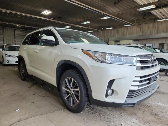 5TDJZRFH9JS525987 - 2018 TOYOTA HIGHLANDER SE თეთრი ფოტო 4