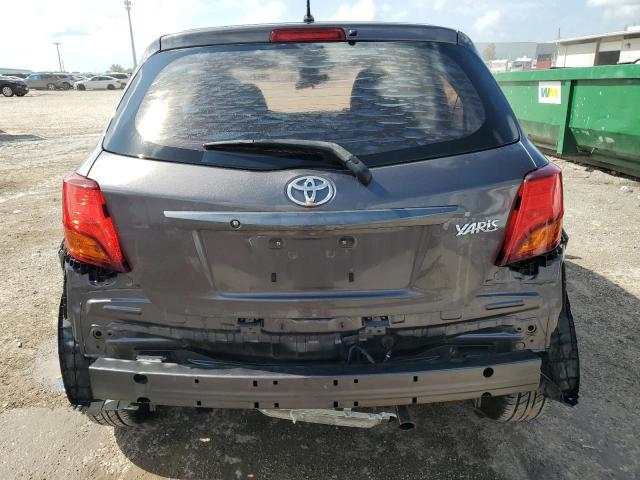 VNKKTUD39HA083453 - 2017 TOYOTA YARIS L GRAY photo 6