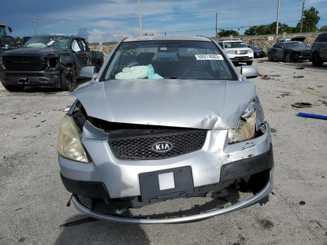 KNADE223896465011 - 2009 KIA RIO BASE SILVER photo 5