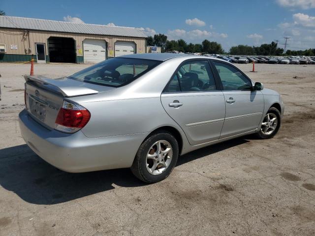 4T1BE32K65U016595 - 2005 TOYOTA CAMRY LE SILVER photo 3