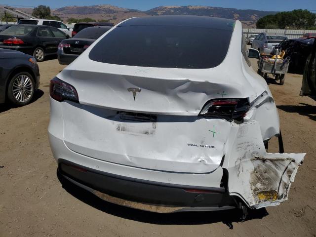 7SAYGAEE1NF378381 - 2022 TESLA MODEL Y WHITE photo 6