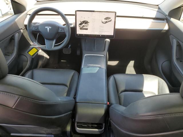 7SAYGAEE1NF378381 - 2022 TESLA MODEL Y WHITE photo 8