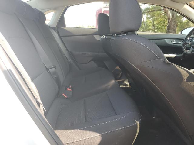 3KPF24AD2ME338946 - 2021 KIA FORTE FE SILVER photo 10