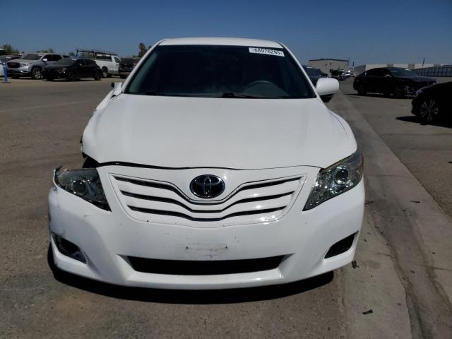 4T4BF3EK5BR106458 - 2011 TOYOTA CAMRY BASE Beyaz fotoğraf 5