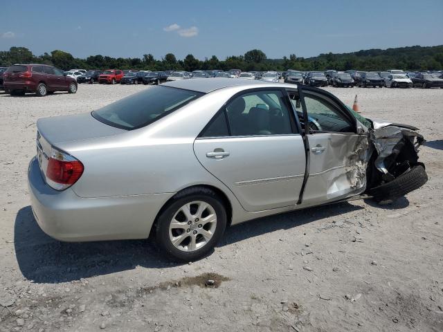 4T1BE30K55U602093 - 2005 TOYOTA CAMRY LE SILVER photo 3
