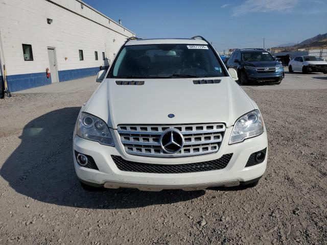 4JGBB8GB1BA715595 - 2011 MERCEDES-BENZ ML 350 4MATIC WHITE photo 5