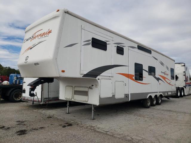 4V0FC36326A002605 - 2006 CROS 5TH WHEEL WHITE photo 2