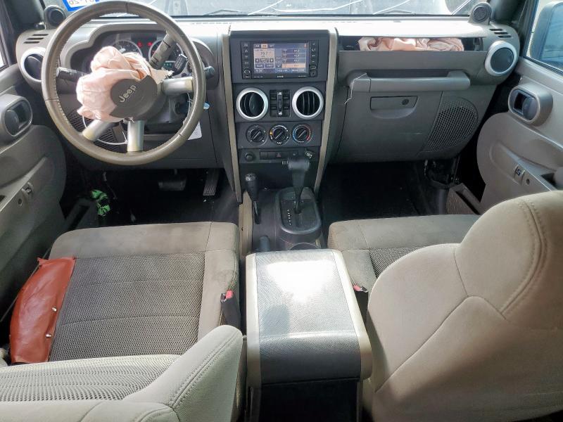 1J8GA59128L594064 - 2008 JEEP WRANGLER U SAHARA BLACK photo 8