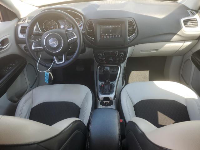 3C4NJCBBXKT736551 - 2019 JEEP COMPASS LATITUDE Beyaz fotoğraf 8