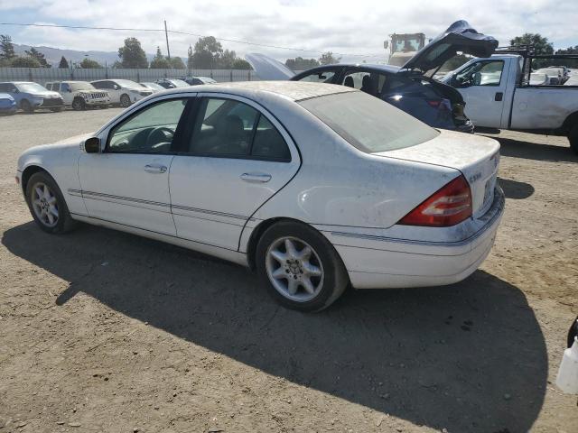 WDBRF64J53F397068 - 2003 MERCEDES-BENZ C 320 WHITE photo 2