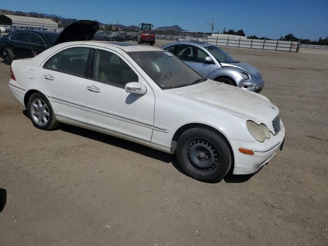 WDBRF64J53F397068 - 2003 MERCEDES-BENZ C 320 WHITE photo 4