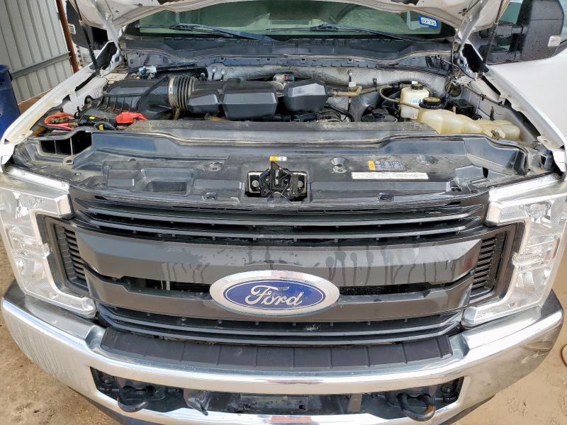 1FT7W2B63KEE63945 - 2019 FORD F250 SUPER DUTY WHITE photo 11
